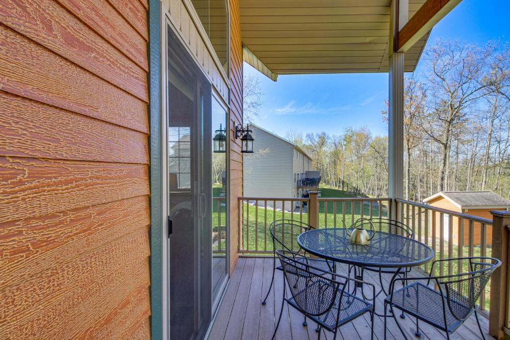 Nisswa Townhome with Boat Slip and Gull Lake Access!